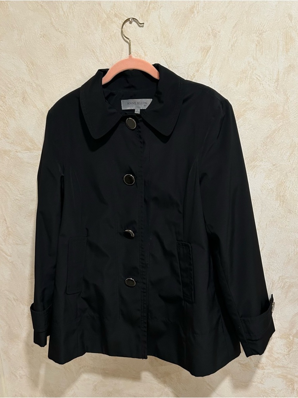 Anne Klein black water resistant trench coat in size women’s size large